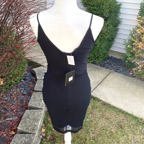 Multi Sequin Sleeveless V-Neck Bodycon Mini Dress - Picture 4 of 9